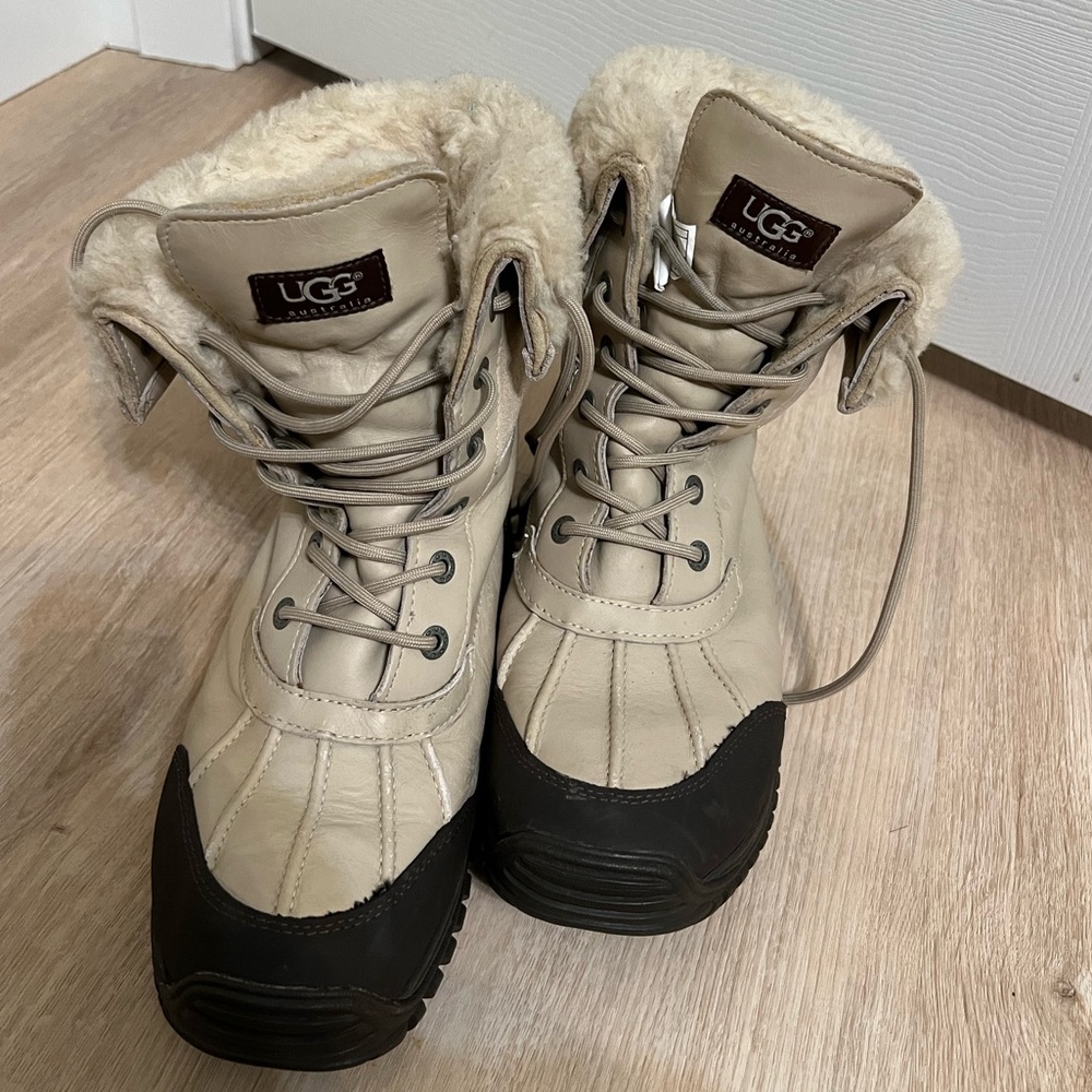 Ugg Snow Duck Boots size 10 tan brown fur rubber warm waterproof